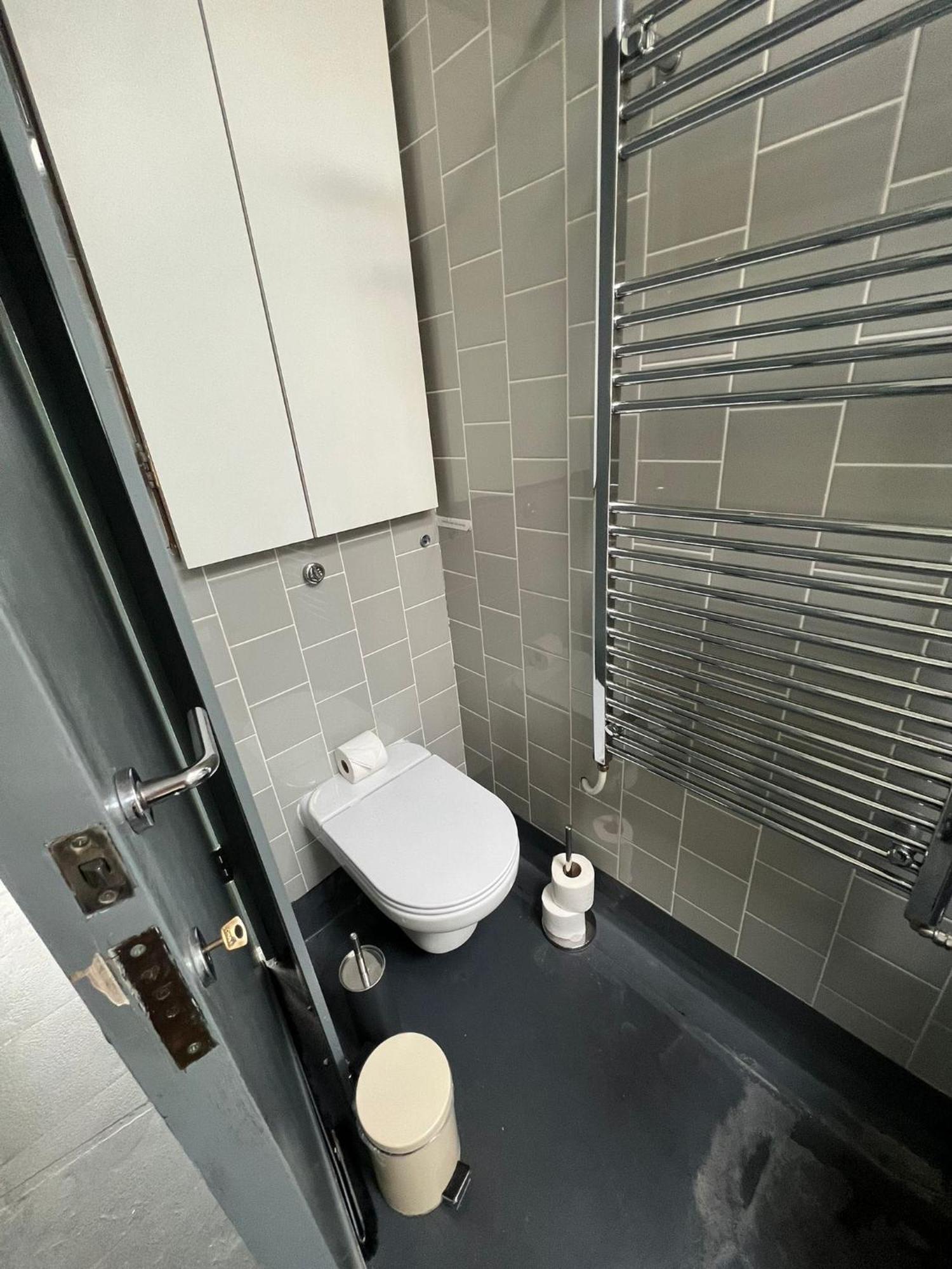 Вилла One Bed House In Camden Town Лондон Экстерьер фото