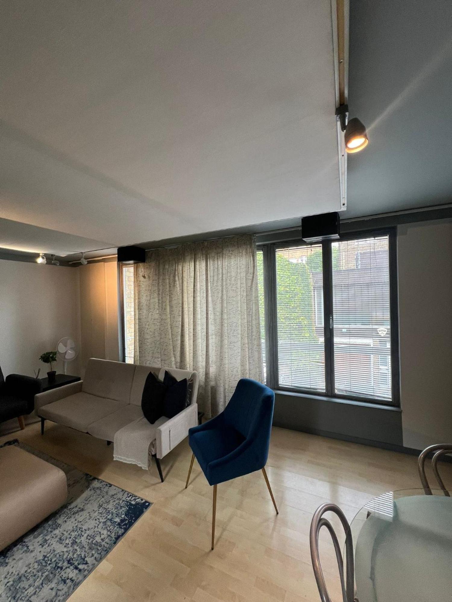 Вилла One Bed House In Camden Town Лондон Экстерьер фото